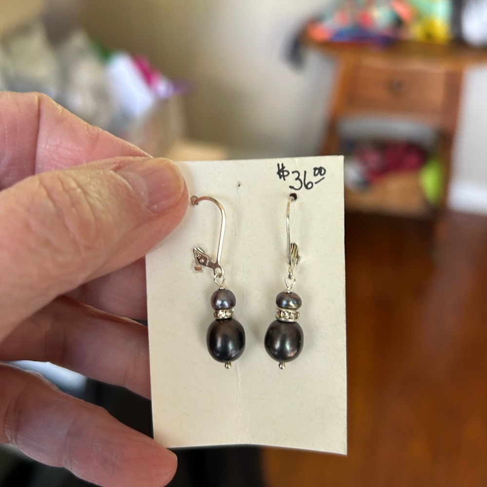 Sophisticated Silver and Black Pearl Earrings